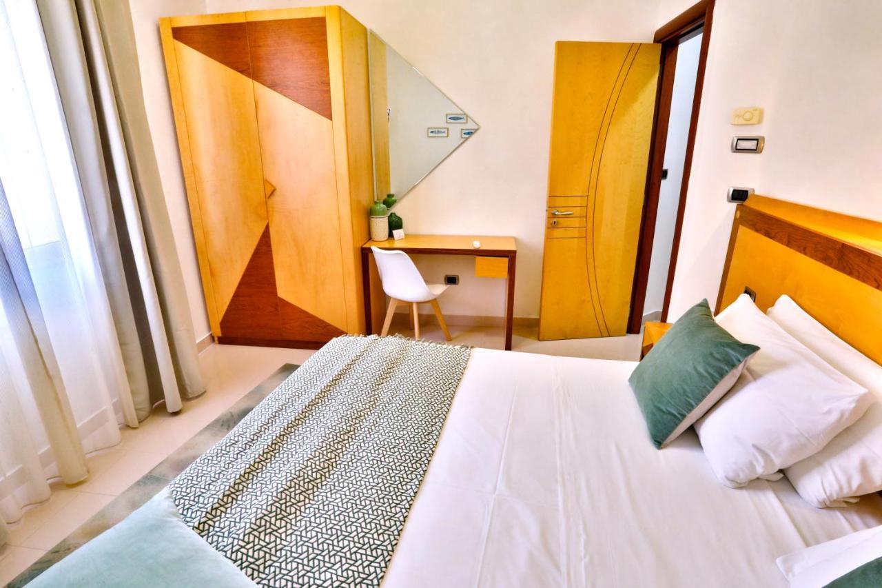 Piccadilly Rooms Restaurant And Beach Santa Maria al Bagno Εξωτερικό φωτογραφία