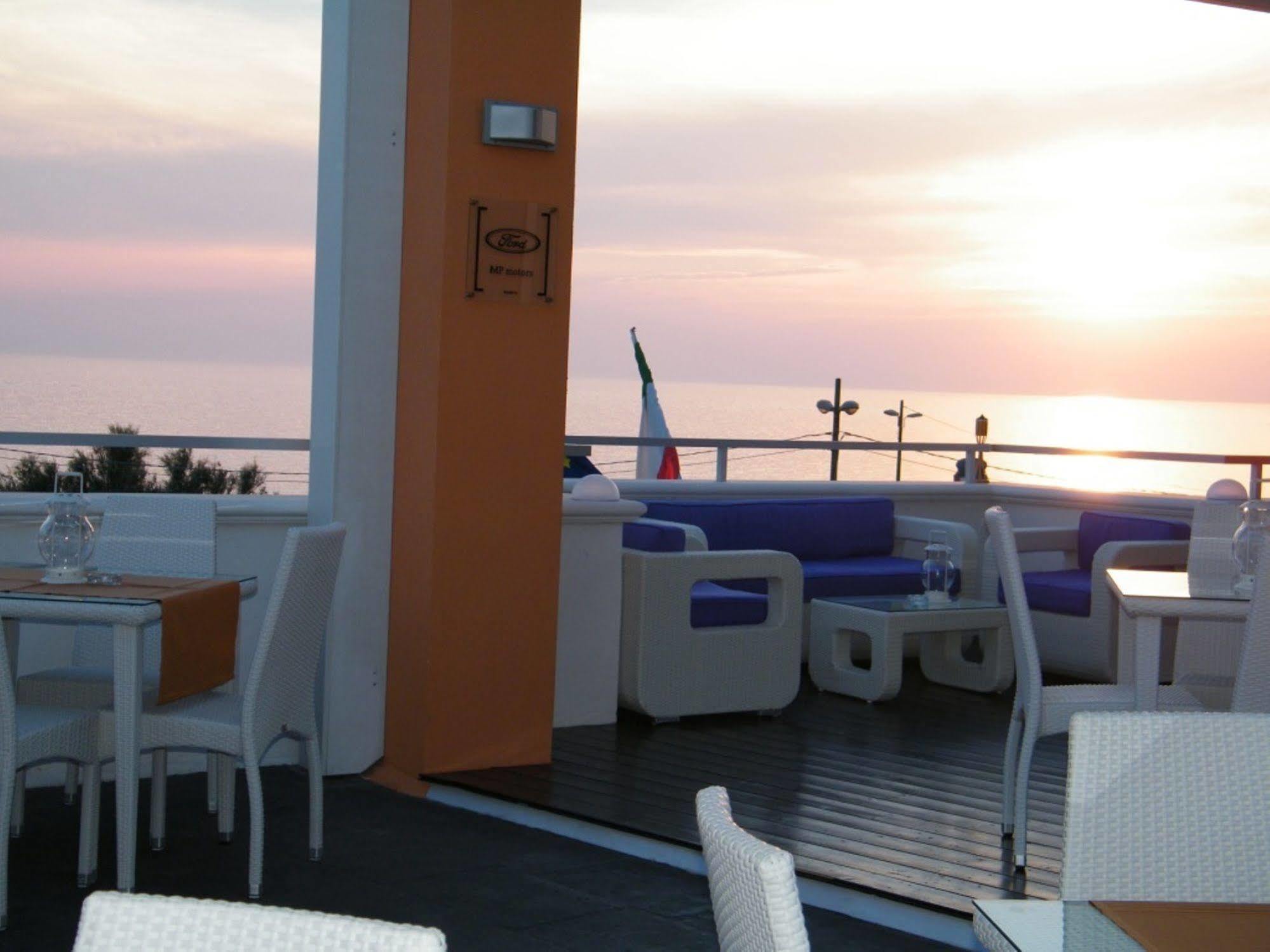 Piccadilly Rooms Restaurant And Beach Santa Maria al Bagno Εξωτερικό φωτογραφία