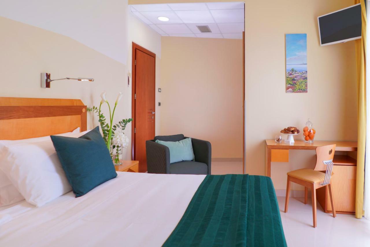 Piccadilly Rooms Restaurant And Beach Santa Maria al Bagno Εξωτερικό φωτογραφία